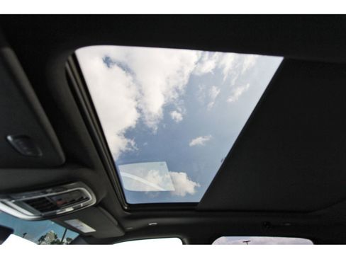 Used 2024 RAM 1500 Laramie image 24