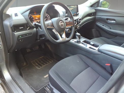 Used 2024 Nissan Sentra SV FWD image 11