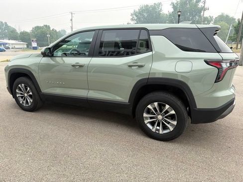 Used 2025 Chevrolet Equinox LT w/ Safety and Technology Package FWD image 5