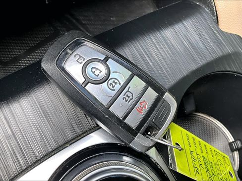 Used 2020 Ford Escape Titanium AWD/4WD image 14