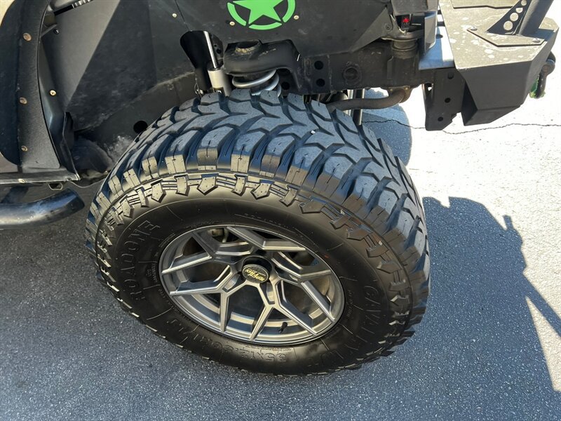 Used 2018 Jeep Wrangler Sport AWD/4WD image 14