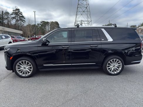 Used 2024 Cadillac Escalade ESV Premium Luxury image 8