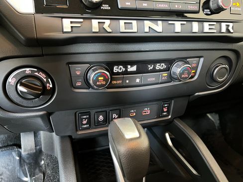Used 2025 Nissan Frontier SV w/ SV Convenience Package AWD/4WD image 13