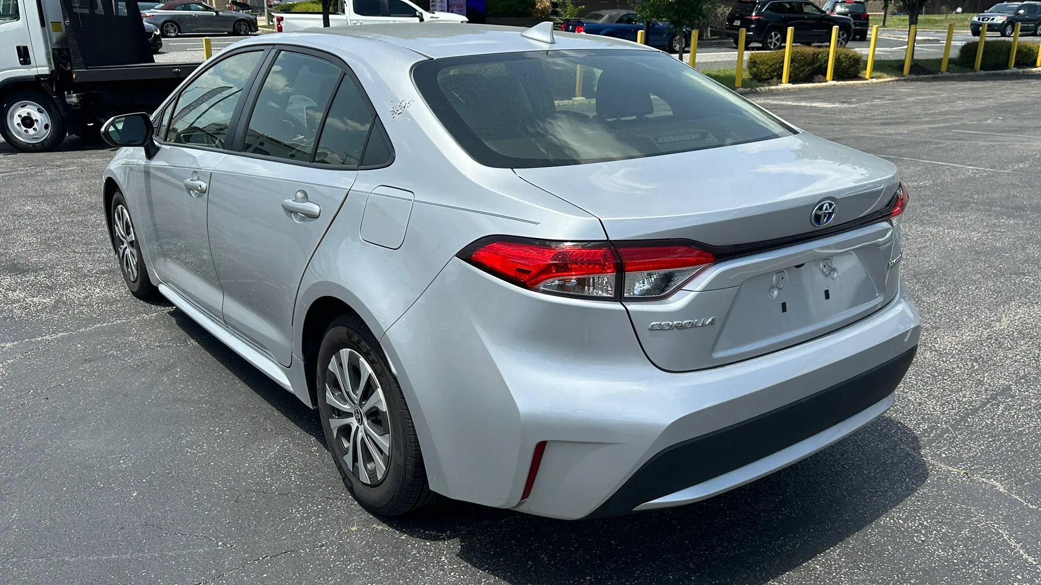 Used 2022 Toyota Corolla LE w/ Premium Interior Package FWD image 8