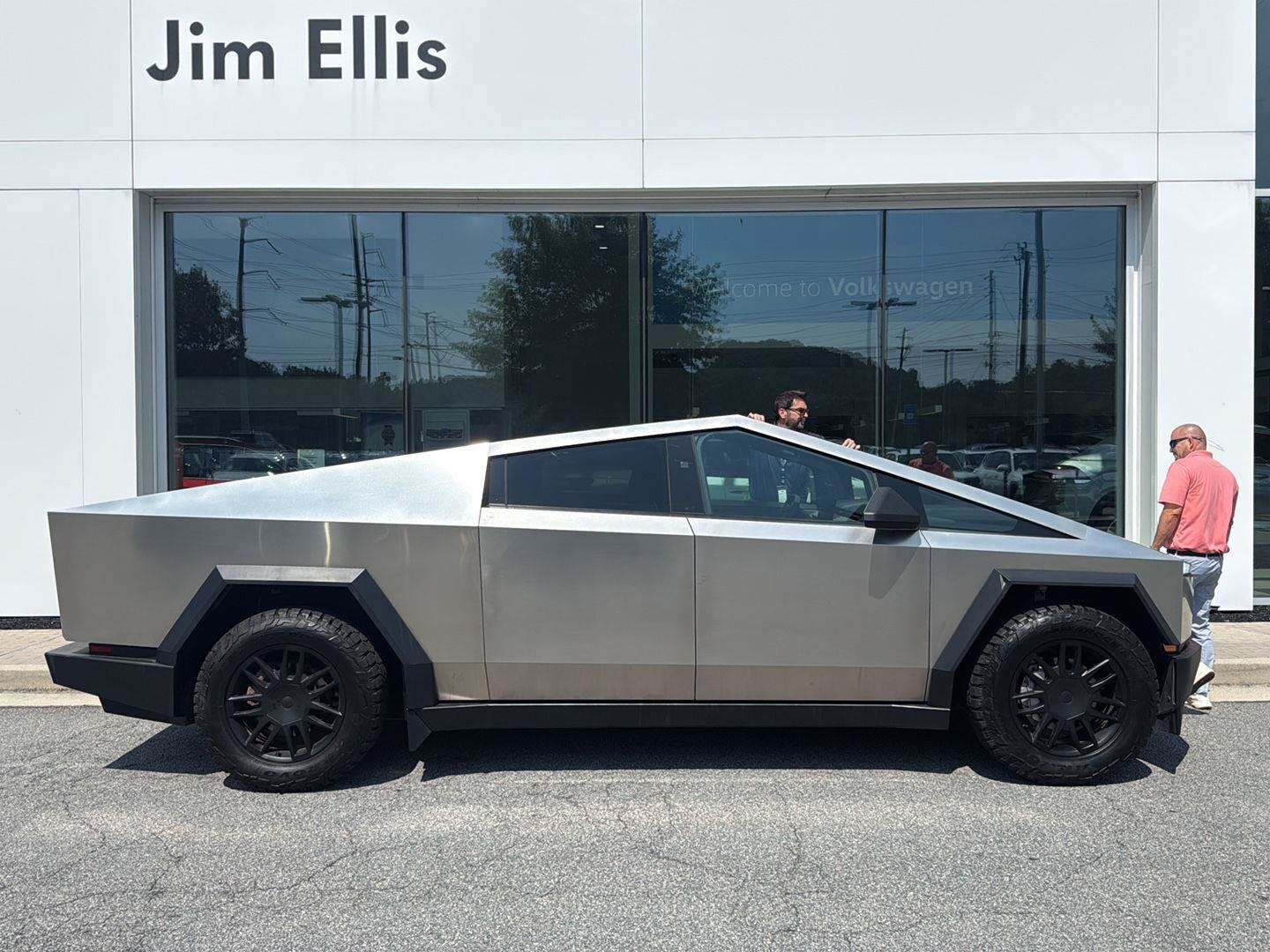 Used 2024 Tesla Cybertruck AWD Crew Cab image 1