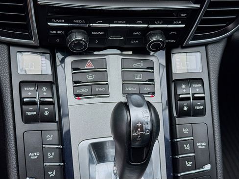 Used 2016 Porsche Panamera Edition image 12