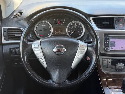 Used 2013 Nissan Sentra SL w/ Navigation Pkg FWD image 17