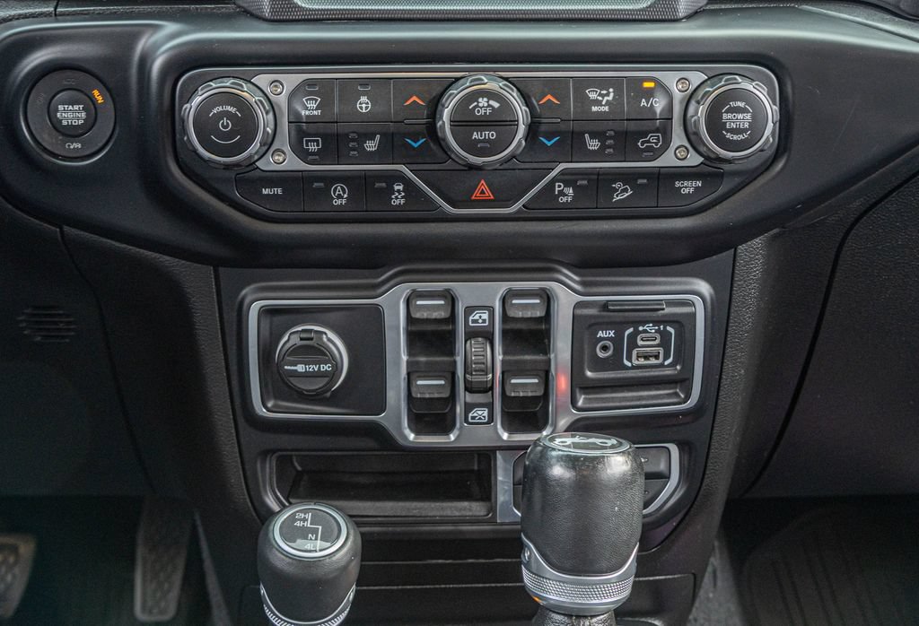 Used 2020 Jeep Wrangler Unlimited Sahara AWD/4WD image 19