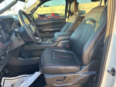 Used 2024 Ford Expedition Limited image 24