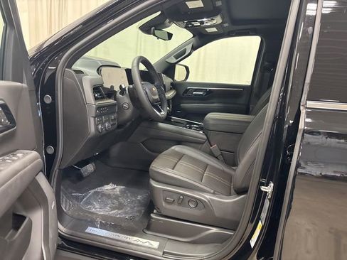 New 2026 Chevrolet Suburban High Country w/ Sun And Tow Package image 18