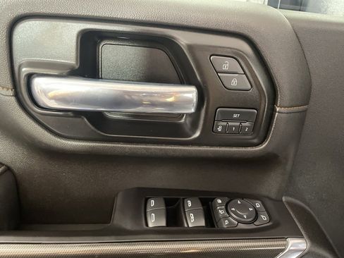 Used 2022 GMC Sierra 2500 AT4 w/ AT4 Preferred Package image 9