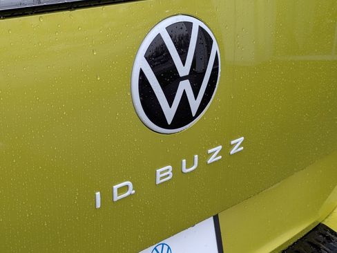 New 2025 Volkswagen ID. Buzz Pro S Plus image 35