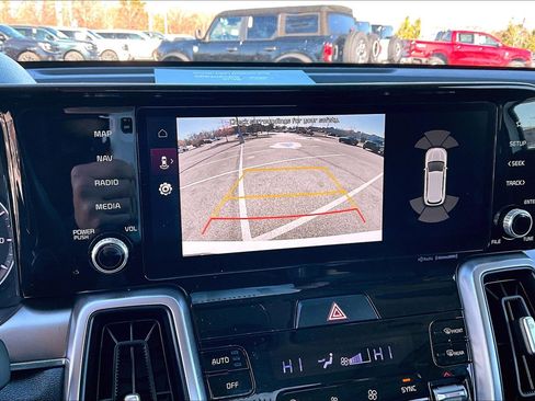 Used 2022 Kia Sorento EX w/ Panoramic Sunroof Package image 15