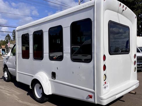 Used 2013 Ford E-350 and Econoline 350 Super Duty w/ Shuttle Bus Prep Pkg image 5