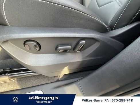 Certified 2025 Volkswagen Atlas SE AWD/4WD image 5
