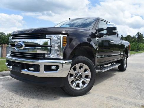 Used 2019 Ford F250 Lariat w/ Lariat Ultimate Package AWD/4WD image 5