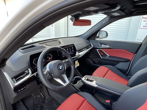 New 2025 BMW X1 xDrive28i w/ Technology Package image 9