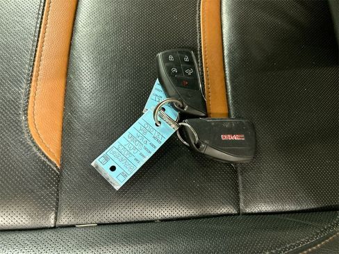 Used 2023 GMC Sierra 1500 AT4 image 12