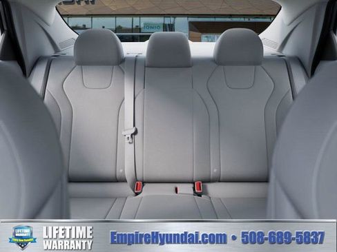 New 2026 Hyundai Elantra SE image 12