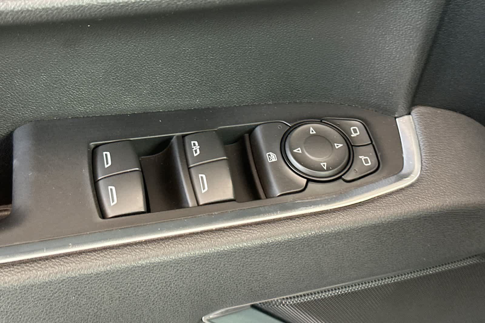 Used 2025 Chevrolet Silverado 1500 LT AWD/4WD image 11