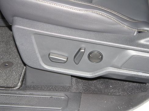 New 2025 Ford Bronco Badlands image 18