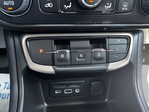 Used 2023 GMC Terrain Denali image 32