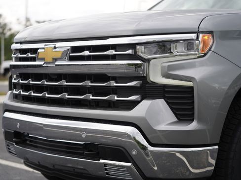 New 2026 Chevrolet Silverado 1500 LTZ w/ LTZ Premium Package AWD/4WD image 40