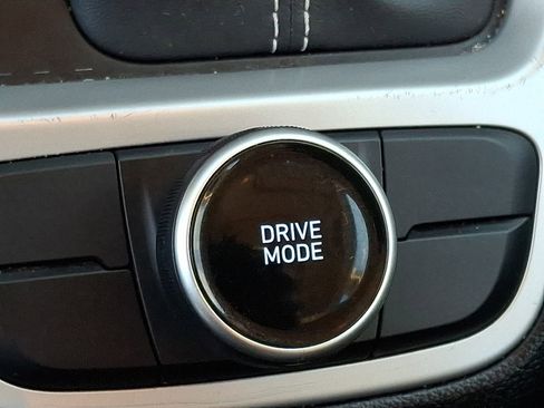 Used 2024 Hyundai Venue SEL image 23