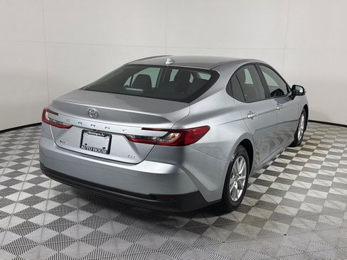 Used 2025 Toyota Camry LE FWD image 5