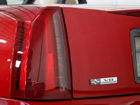 Used 2008 Cadillac XLR RWD image 12