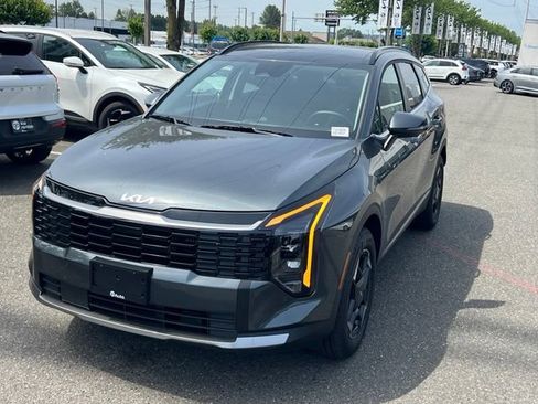 Certified 2026 Kia Sportage EX w/ EX Panoramic Sunroof Package AWD/4WD image 3
