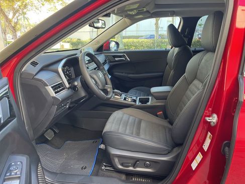 New 2025 Mitsubishi Outlander SE image 5