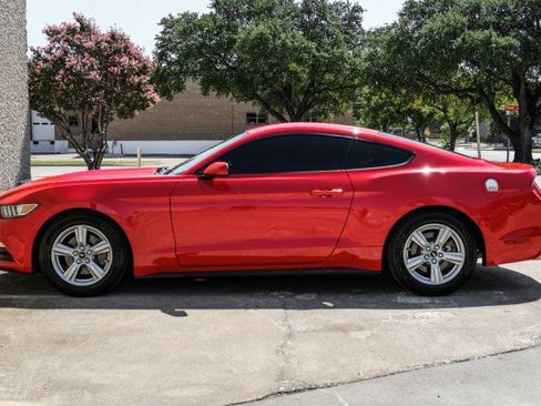 Used 2017 Ford Mustang Coupe RWD image 11