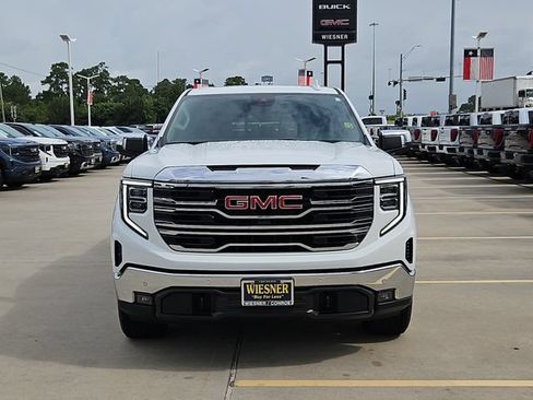 Used 2026 GMC Sierra 1500 SLT AWD/4WD image 2