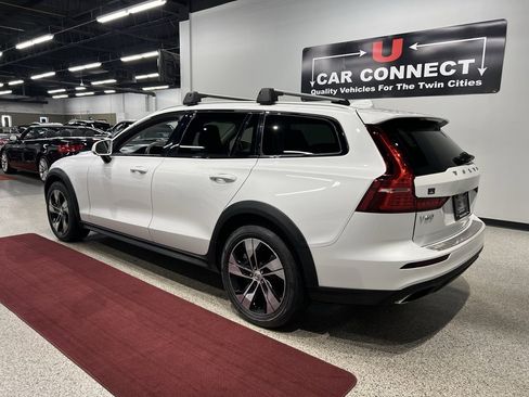 Used 2020 Volvo V60 T5 Cross Country w/ Protection Package Premier image 16