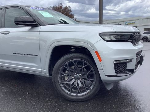 Used 2023 Jeep Grand Cherokee L Summit w/ Advanced Protech Group IV image 3