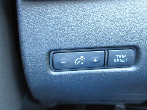 Used 2019 Nissan Rogue Sport S image 36