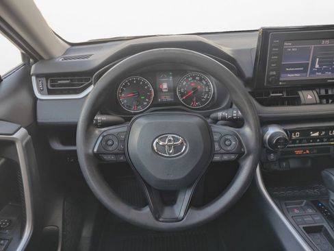 Used 2022 Toyota RAV4 XLE image 21