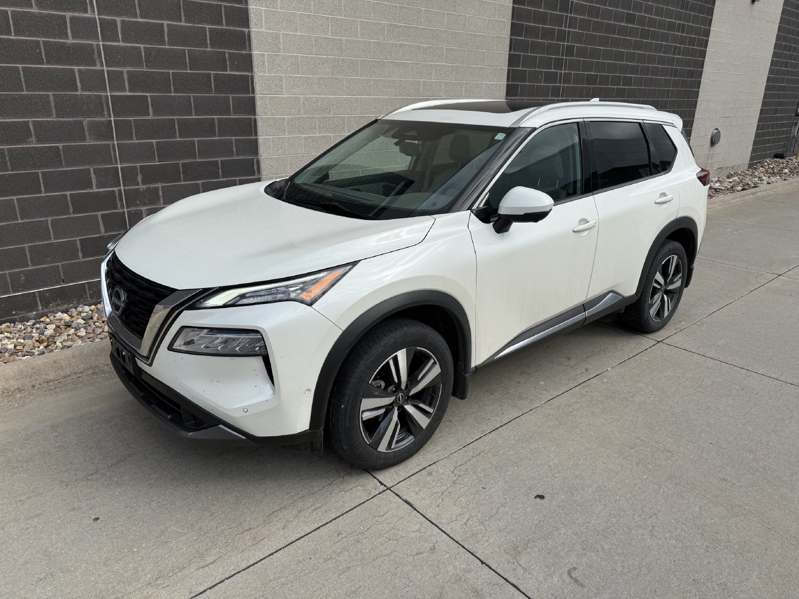 Certified 2023 Nissan Rogue SL w/ SL Premium Package AWD/4WD image 1
