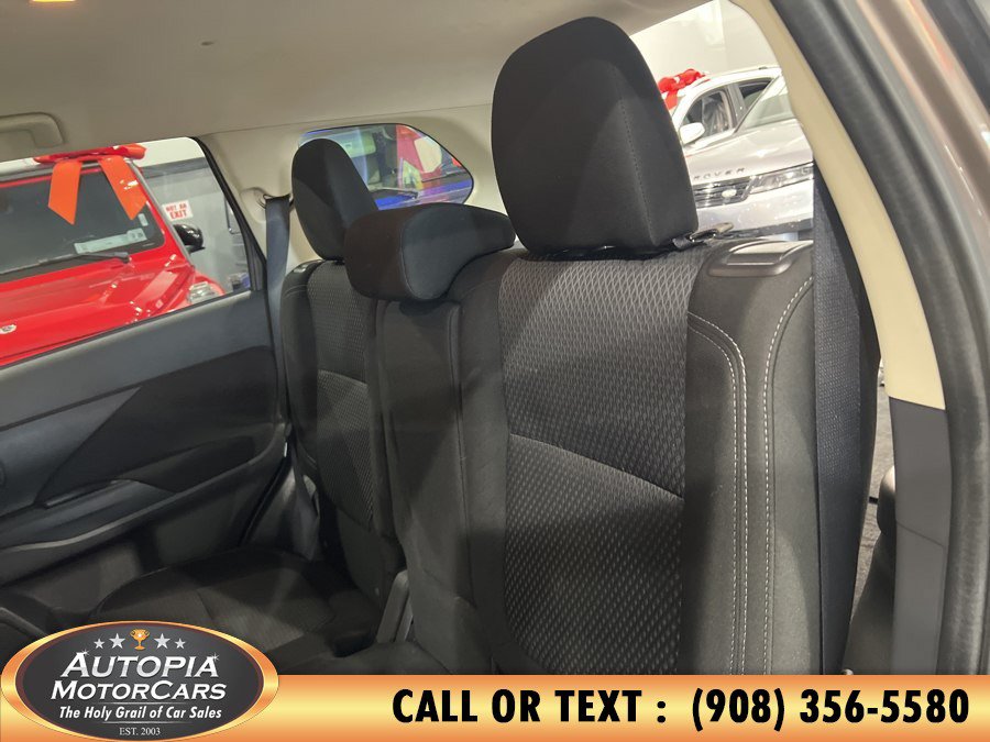 Used 2019 Mitsubishi Outlander ES FWD image 18