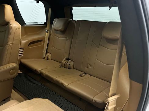 Used 2017 Cadillac Escalade Platinum image 32