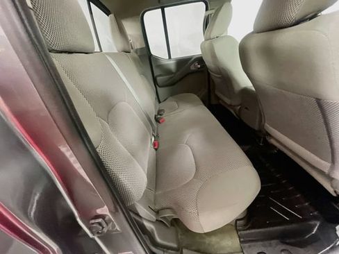 Used 2017 Nissan Frontier SV AWD/4WD image 25