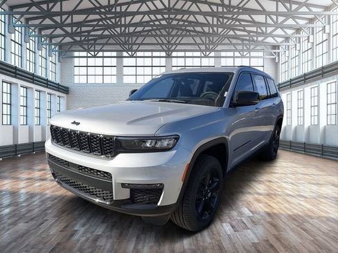 New 2025 Jeep Grand Cherokee L Limited w/ Luxury Tech Group II RWD image 8