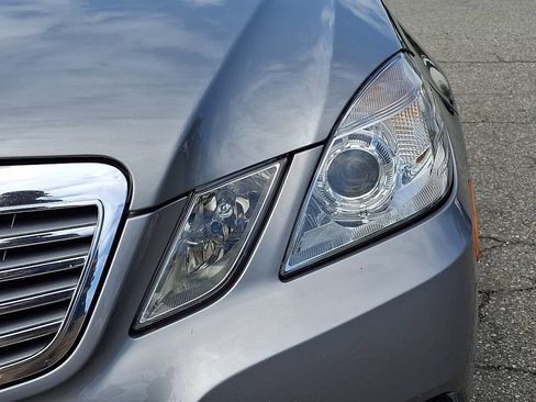 Used 2010 Mercedes-Benz E 350 4MATIC Sedan image 9