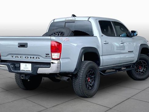 Used 2020 Toyota Tacoma TRD Off-Road AWD/4WD image 13