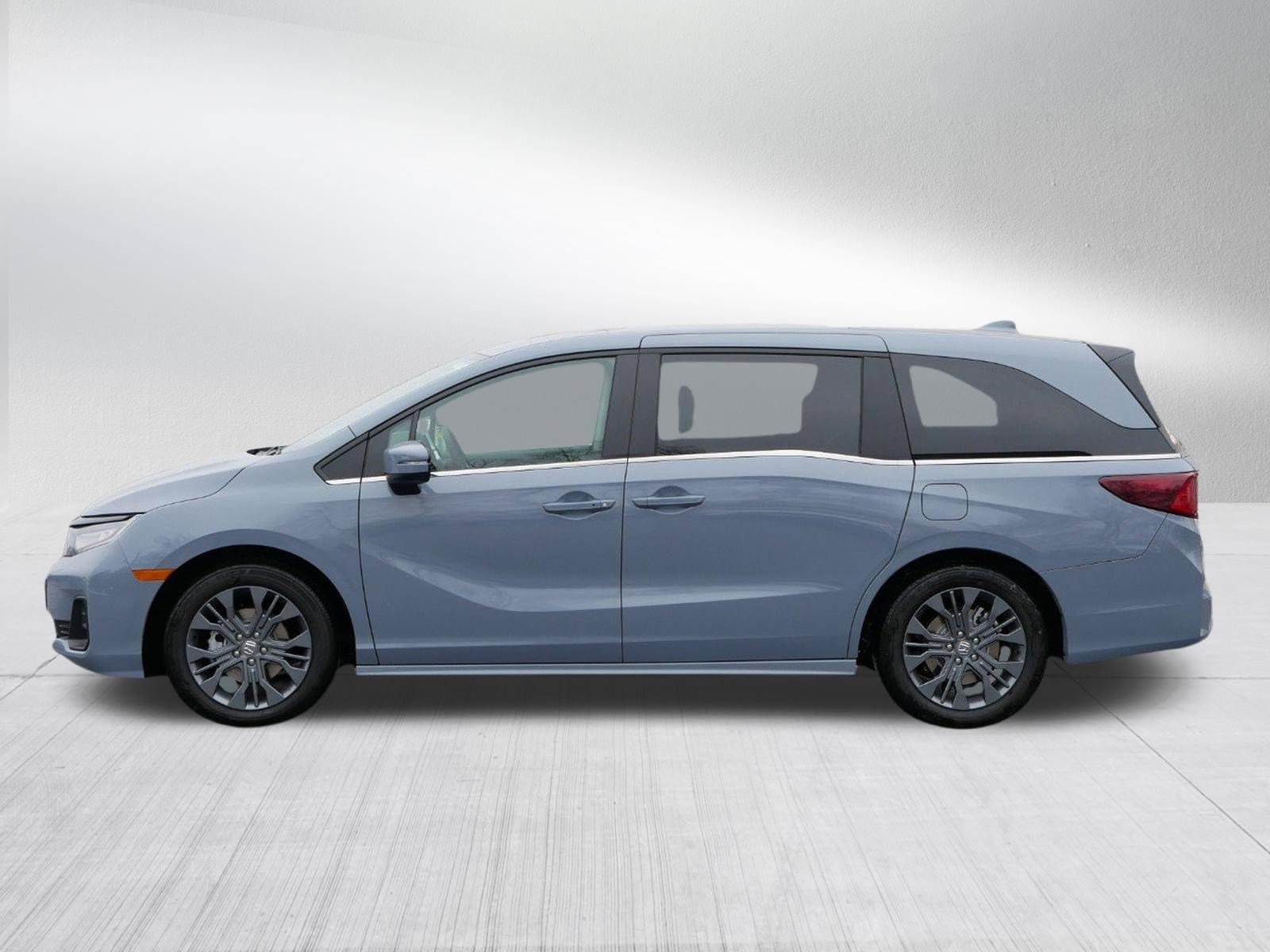 New 2027 Honda Odyssey Touring image 4