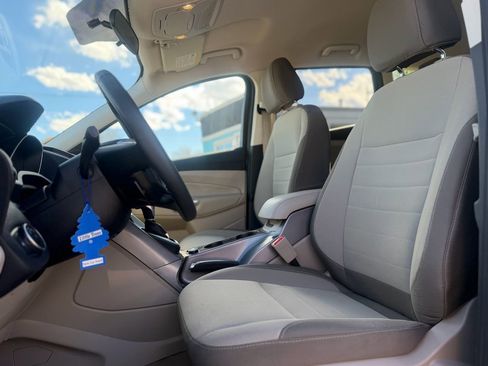 Used 2016 Ford Escape SE AWD/4WD image 9