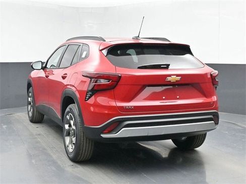 New 2026 Chevrolet Trax LT w/ Driver Confidence Package image 12