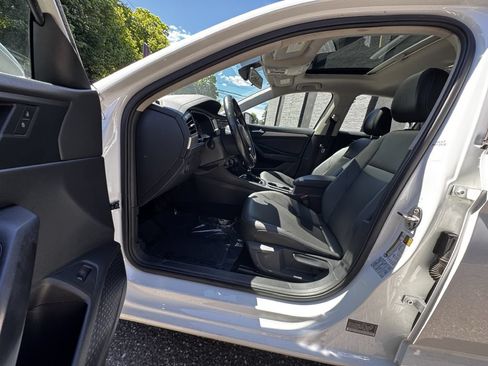 Used 2019 Volkswagen Jetta SE FWD image 10