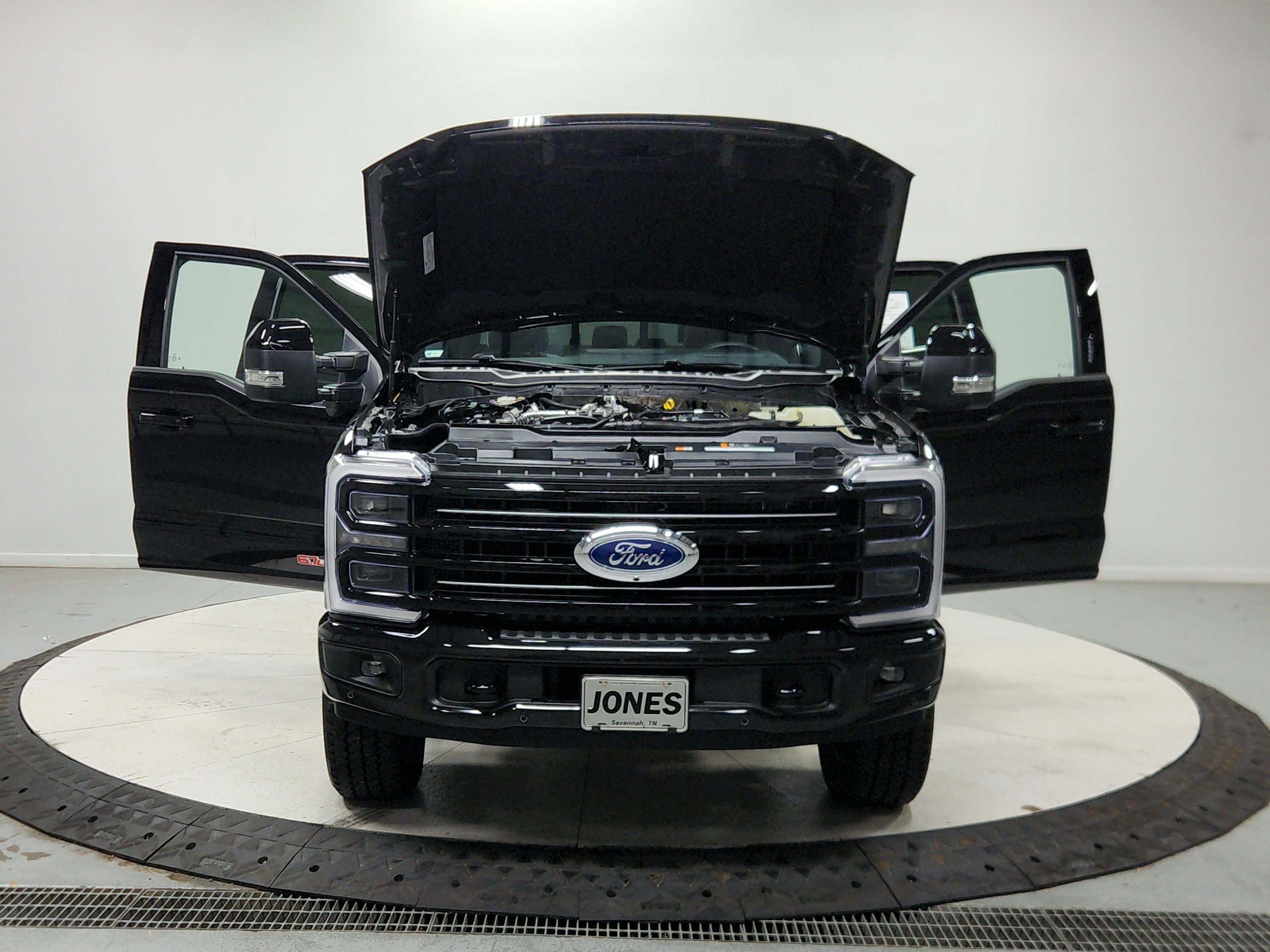 Used 2026 Ford F250 Platinum AWD/4WD image 11